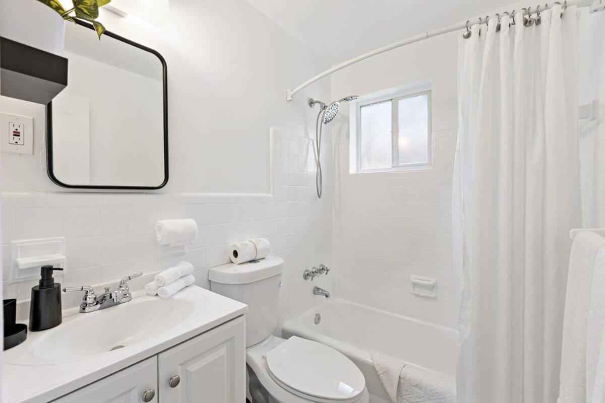 Lovely Rental Unit With Free Parking On Premises Fort Lauderdale Exterior photo